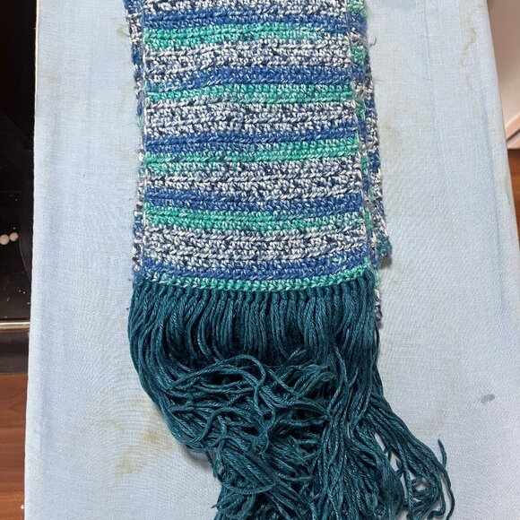 Hand-crocheted scarf in dreamy blues - Picture 3 of 3